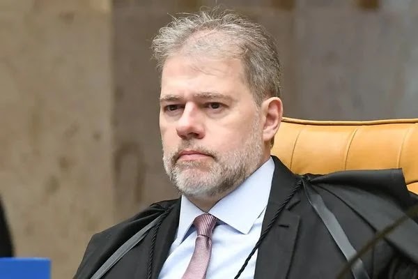 Dias Toffoli manda investigar ONG Transparência Internacional