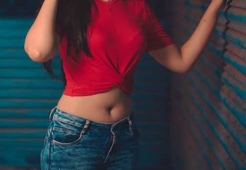 लड़कियां अपनी नाभि क्यों दिखाती हैं Why do girls show their navel