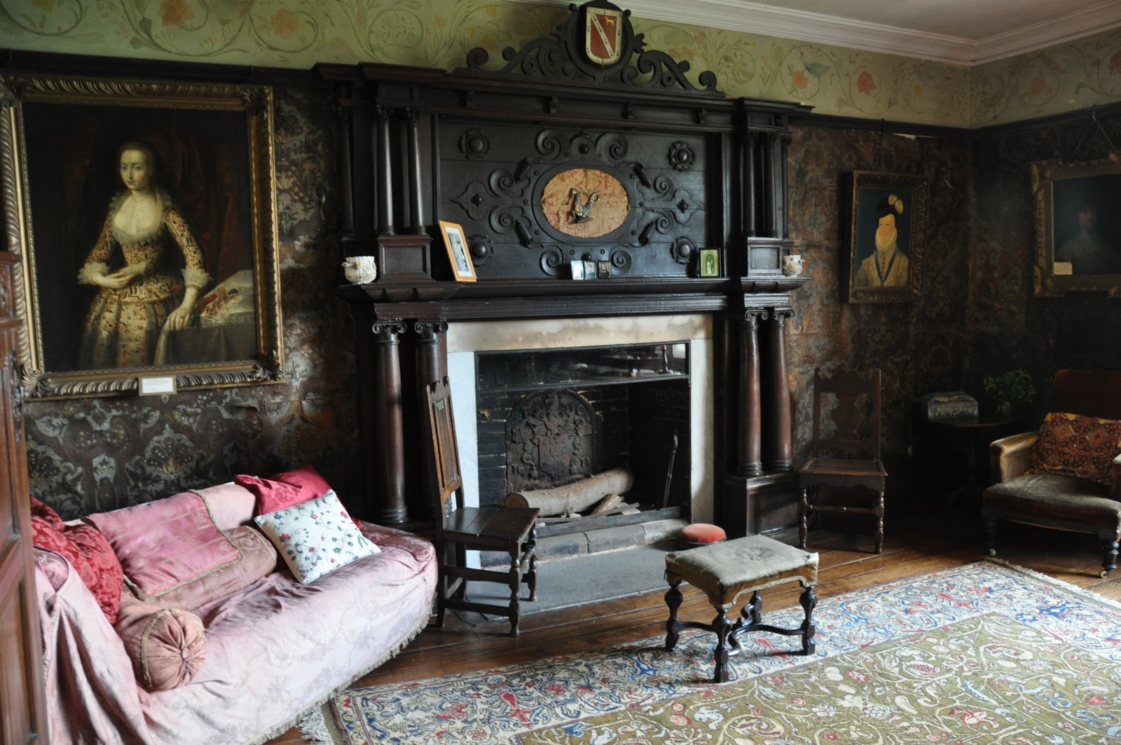 AURORA RABY: Do you love English Country House Interiors?