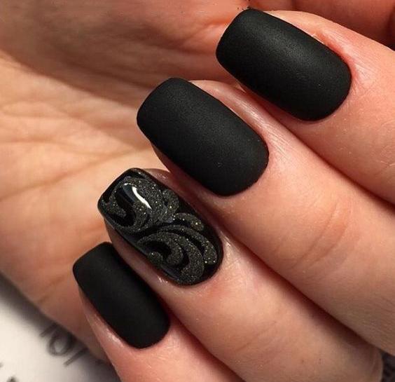 black nails design