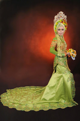 baju pengantin muslim warna hijau, moslem green wedding dress, green moslem wedding dress, gaun pengantin muslimah modern warna hijau, dress pengantin muslimah warna hijau muda, contoh model baju pernikahan wanita muslimah warna hijau terbaru 2015, koleksi baju pernikahan muslim warna hijau terbaik 2015, kumpulan gaun pengantin wanita muslimah warna hijau modern Terkini, Foto Gaun Pernikahan Kebaya Muslim Warna hijau Masa Kini, Gambar Dress Pernikahan Muslimah Modern Elegan, Kebaya muslim pengantin warna hijau, Kebaya modern pengantin wanita muslim hijau