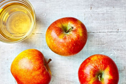 5 WAYS APPLE CIDER VINEGAR CAN IMPROVE YOUR SKIN