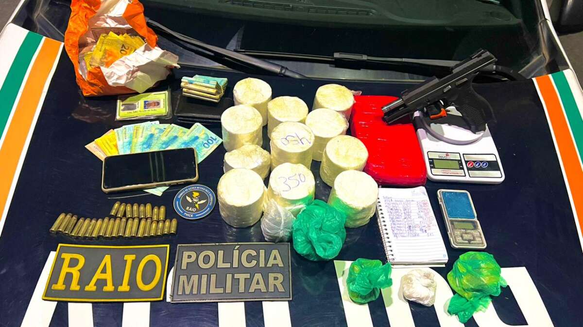 Polícia Militar prende dupla com arma e drogas, em Barbalha