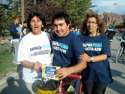 Entrega de premios en la bicicleteada azul.-.