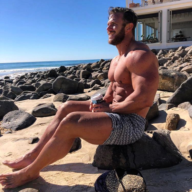 hot-shirtless-beard-man-matt-oreilly-huge-muscle-pecs-abs-beach-daddy