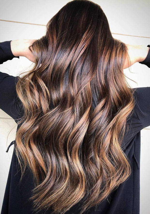 Caramel balayage: el mejor color para otoño, para morenas y para latinas