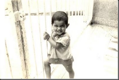 4Bipasha Basu childhood pictures 051009
