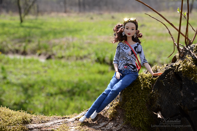 Realistic jeans for dolls