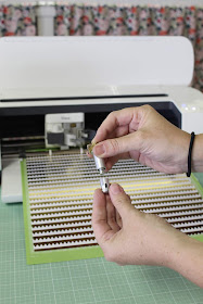 Make your own custom advent calendar with your Cricut!