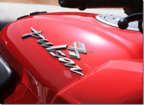 2009-bajaj-pulsar-220cc-side
