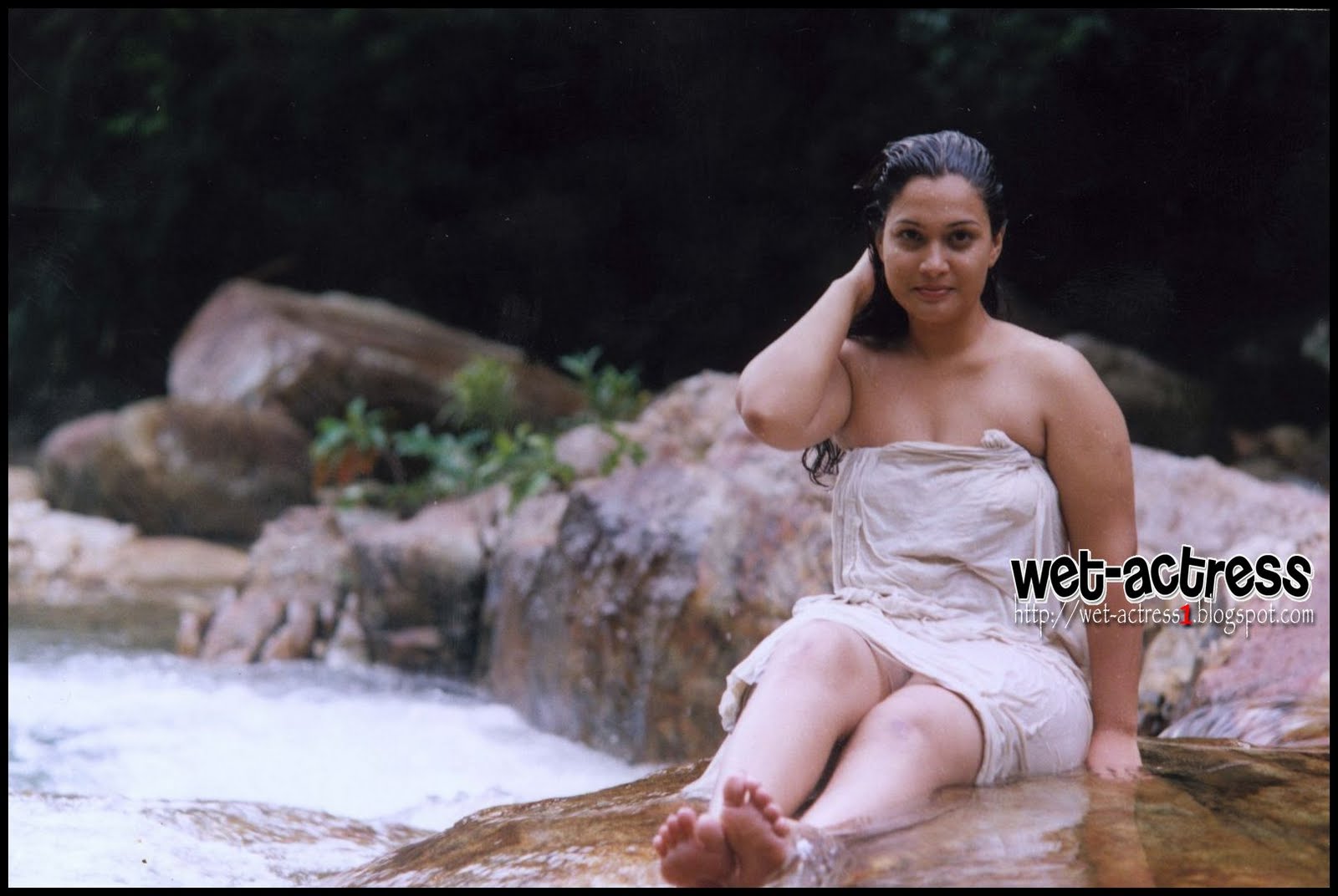 Thread: Wet actress hollywood-bollywood-kollywood collection