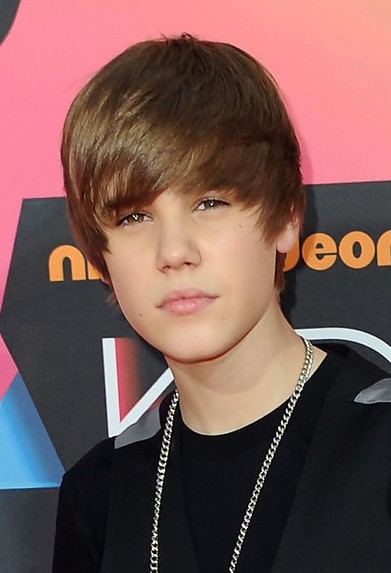 Justin Bieber Moptop Hairstyle for Young Guys