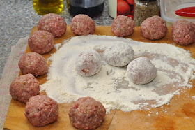 Spaghetti Meatballs in Spicy Tomato Sauce ~ Simple Food