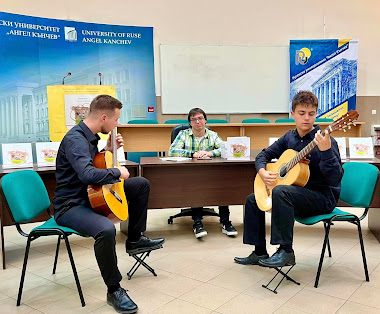 Катедра "Мениджмънт и социални дейности" на Русенски университет представи третата стихосбирка на свой студент