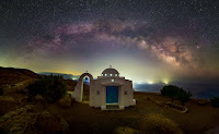 Estrelas sobre a Igreja - Foto de Evgeni Tcherkasski no Unsplash