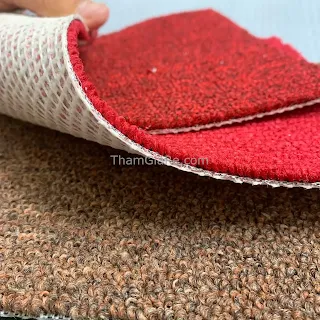 Cận cảnh chất liệu sợi và đế thảm cuộn M11