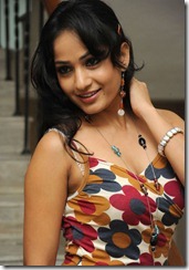 Madhavi_Latha_cute_still