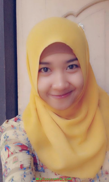 Very Cute Indonesiaan Girl With Jilbab Pictures