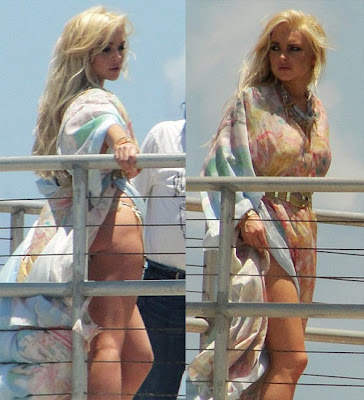 Lindsay Lohan  wardrobe  malfunction