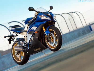 Yamaha Sports Bike Standard Resolution Wallpaper