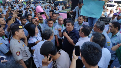 Karyawan PD Pasar Geduruk Bank Mandiri