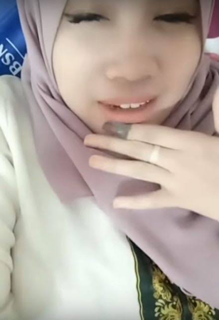 Ukhti Nonjol Ini Hasilkan Uang Dari Ngecrottt - Admob Kita