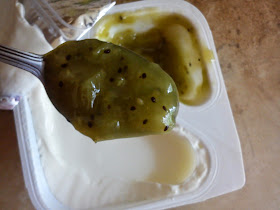 Muller Mix Limited Kiwi-Angrest/Agrest + Bilanco Jogurt                                           Słodzony jogurt smakowy z wsadem kiwi-agrest