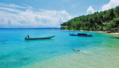 Pantai Sipora Kepulauan Mentawai