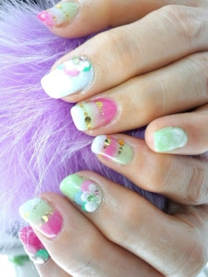 Pretty-Nail-Art-Designs-to-Try-This-Summer