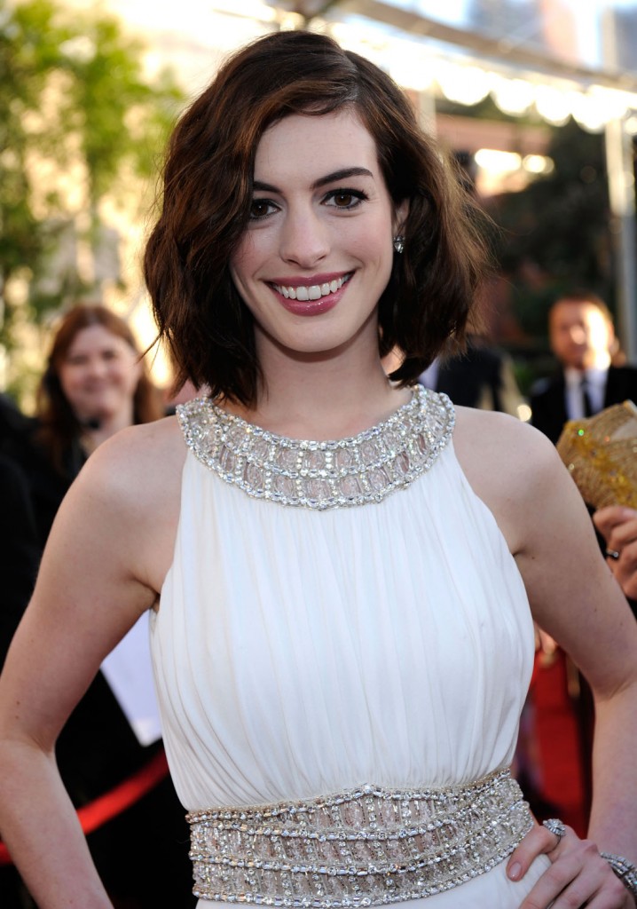 I loved this look on Anne Hathaway in Valentine's Day.