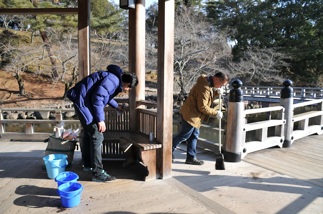 奈良公園で清掃活動