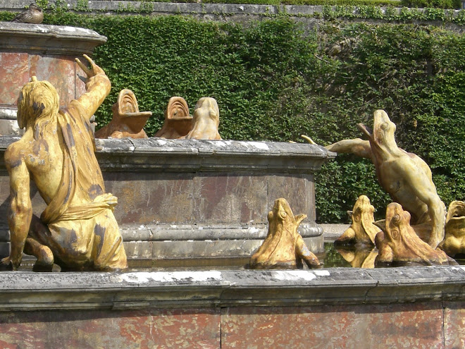 Really cool fountain dedicated to the frogmen
