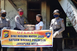 Pieter Kendek Berikan Bantuan Sembako ke Warga di Jayapura Utara
