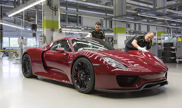 ポルシェが918スパイダーの生産終了を発表。