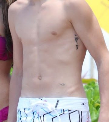 Justin Bieber Shirtless