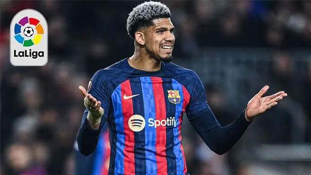 Barcelona Ditinggal Ronald Araujo Karena Cedera Selama Satu Bulan