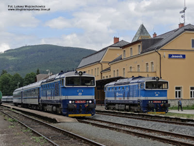 Koleje Czeskie, lokomotywa 750 715-5 manewruje na stacji Jesenik