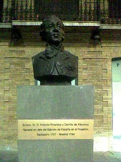 Estatua General Antonio Ricardos y Carrillo de Albornoz (Somontano, Huesca, Aragón, España)