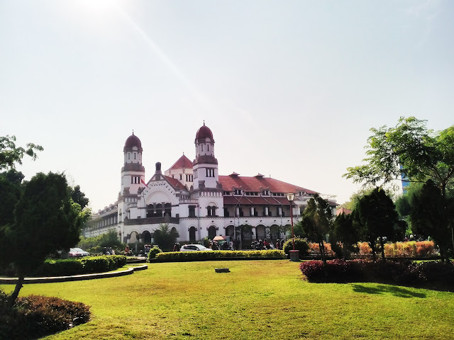 Menerobos Lawang Sewu dan  Klenteng Sam Poo Kong di Kota Semarang