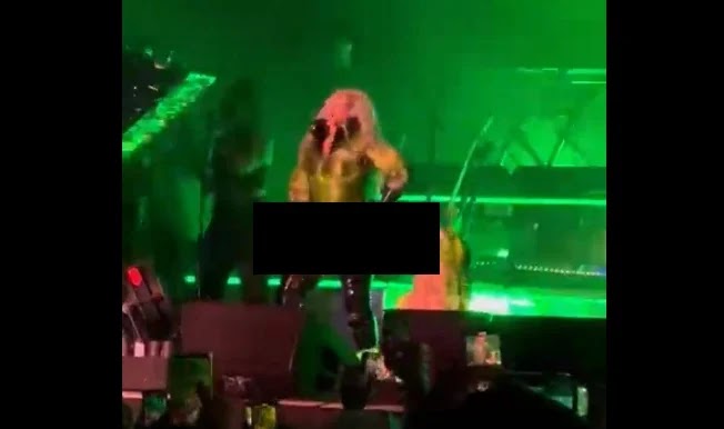 Christina Aguilera Wears Green Rhinestone Strap-On While Performing at LA’s All-Ages ‘Pride in the Park’ (VIDEOS)