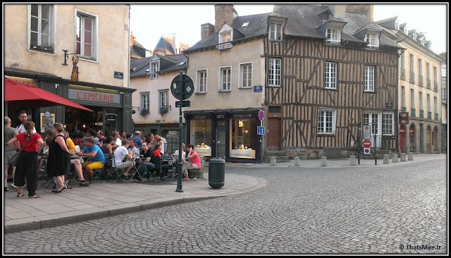 Rennes centre historique maison colombages bar l'Epicerie