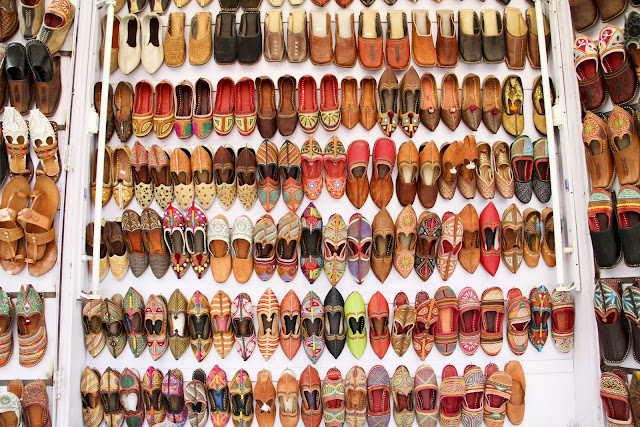 India, Rajasthan shopping, wandering style, leather pixie shoes, embroidered pumps india