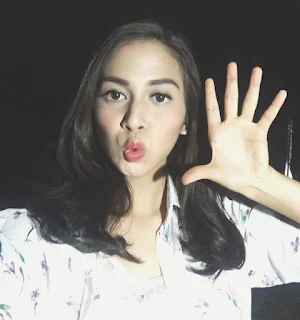 wawancara eksklusif with Nina Zatulini