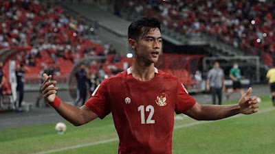 Momen Haru Pratama Arhan Usai Kalah Dalam Pertandingan Melawan Uzbekistan,Sedih Peluk Istri