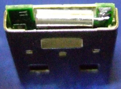 USB-midroSDアダプター内部のクリスタルのハンダ不良