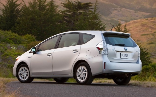 Toyota Prius V, 2013 года