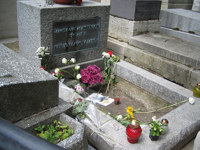 Jim Morrisons Grave Paris