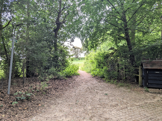 Turn left immediately before the gate on Bramfield footpath 7