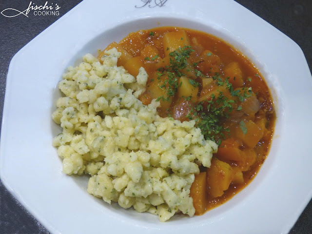 fischiscooking, kürbisgulasch, kräuternockerl