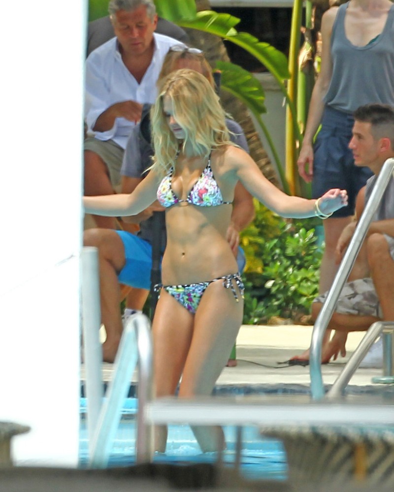 Erin-Heatherton-Bikini-Photoshoot-In-Miami-Pool-13.jpg